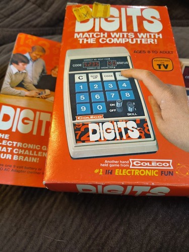 Vintage Coleco DIGITS 1979 Computer Game Handheld + Box + Papers WORKS!!! - Picture 4 of 11