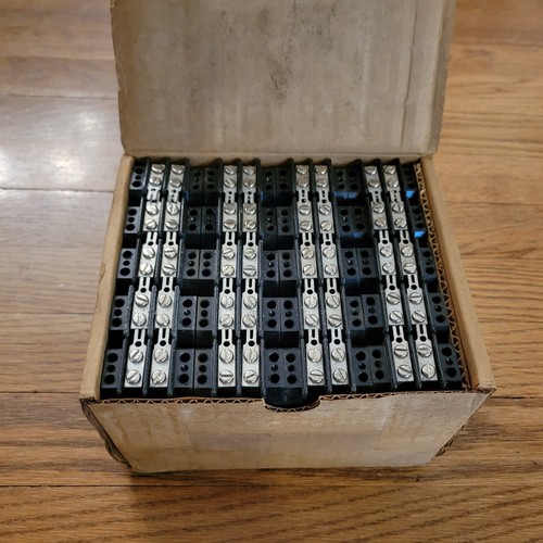 Box of 202 Count Marathon 0202084 (2) Position Terminal Block Connector Strips - Afbeelding 1 van 9