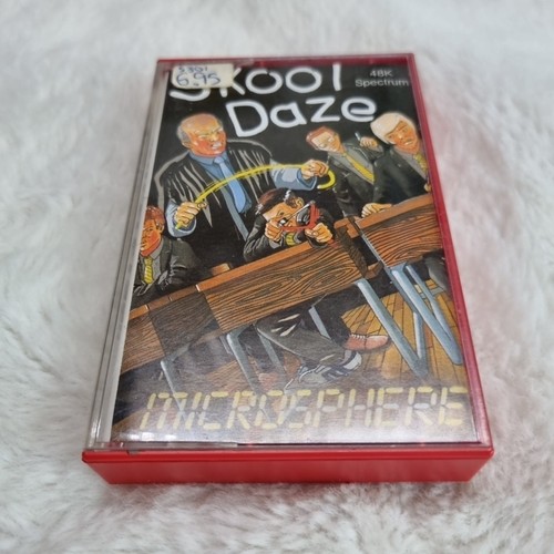 Sinclair ZX spectrum game - SKOOLDAZE - MICROSPHERE - original red case
