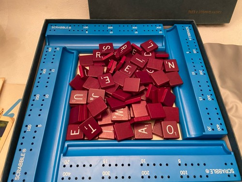 1966 SCRABBLE Complete Maroon Tiles Scoring Racks Literature - Picture 2 of 5