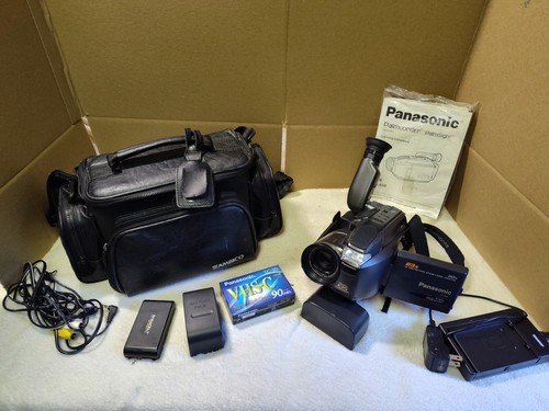 Panasonic Palmcorder PV-L658 VHS-C Camcorder & Tasche, getestet ✓