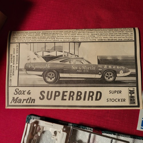 Jo-Han Sox & Martin Plymouth Superbird 1/25 Scale Model Kit Unbuilt Open Box - Picture 16 of 19