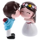 Romantic Pair Resin Wedding Cake Ornament Kiss Couple Decoration