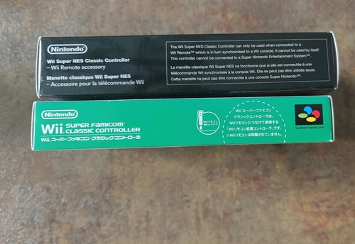 2 Boxed Rare Club Nintendo Exclusive Wii Super NES Famicom Classic Controllers - Picture 3 of 6