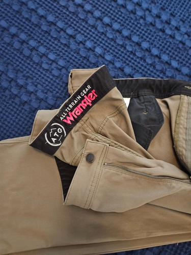 PANTALONE UOMO WRANGLER ATG 38X34, COLORE MARRONE - Foto 20 di 22