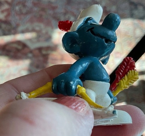 Vintage 2 Smurfs PVC with Bow in One Hand & 2 Arrows in Other 1978 Peyo Schleich - Picture 6 of 6