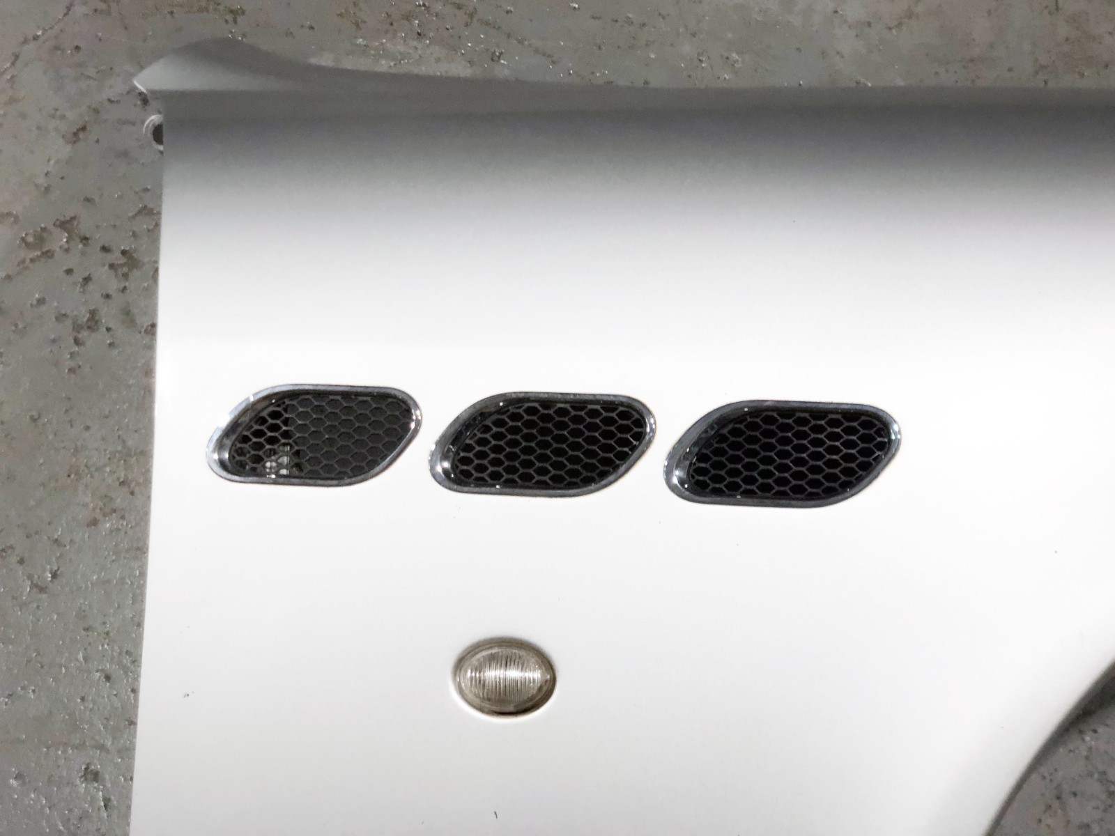 03-13 Maserati Quattroporte M139 Right Passenger Fender Panel GRIGIO TOURING 09