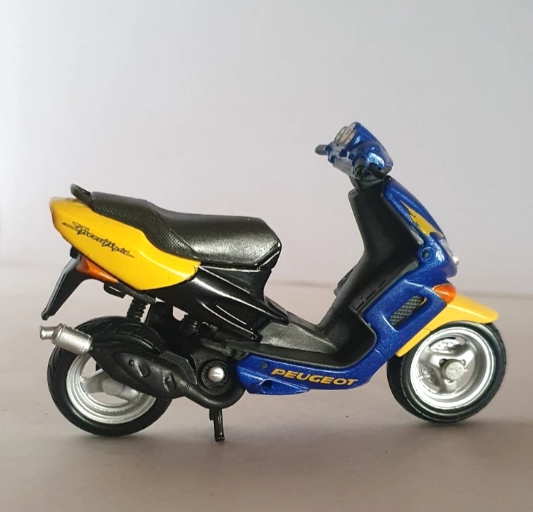 Maisto Edición Especial 1:18: Peugeot Speedfight #39300, Sin Caja Original Foto 3 de 3