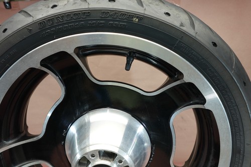 07-11 Harley Davidson FLHX Street Glide Front DUNLOP Tire Rim Wheel 130/70 B18 - Picture 13 of 17
