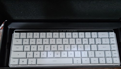 Asus ROG Falchion RX Low Profile 65% Wireless Gaming Keyboard (Red Switch) - Picture 2 of 3
