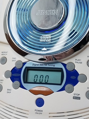 Jensen☆ Retro Shower AM/FM Stereo Clock Radio and CD Player~ JCR-700 (New) - Picture 13 of 16