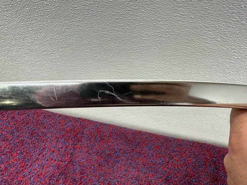 CADILLAC ATS 13-23 2.0L OEM FRONT RIGHT PASSENGER DOOR WINDOW UPPER MOLDING 75K - Picture 5 of 8