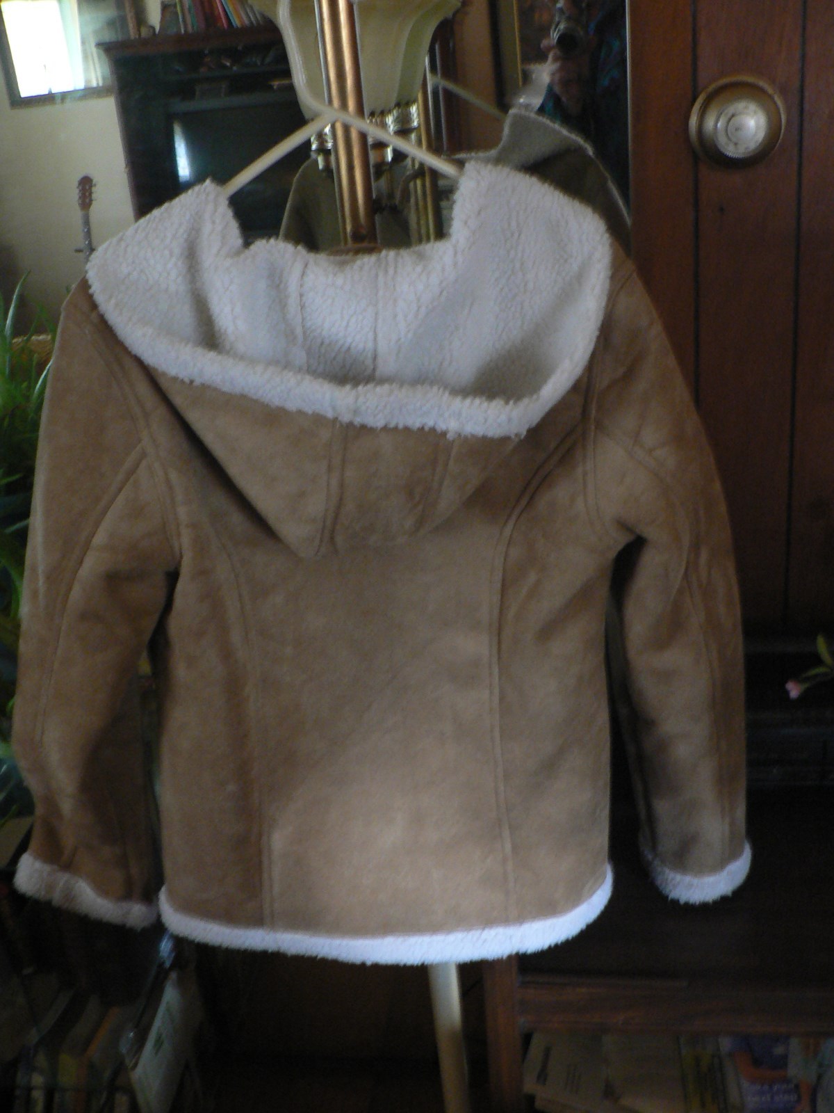 Picture 2 of 3