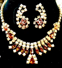 JULIANA SET 1963, WITH CHAMPAGNE & AMBER AUSTRIAN CRYSTAL STONES.