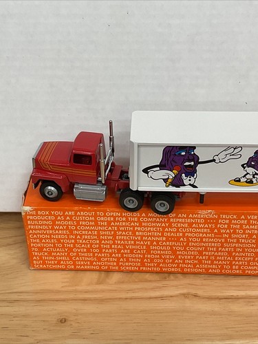 Vintage 1988 Winross Truck 1/64 DieCast Truck Champion California Raisins Semi - Picture 4 of 13