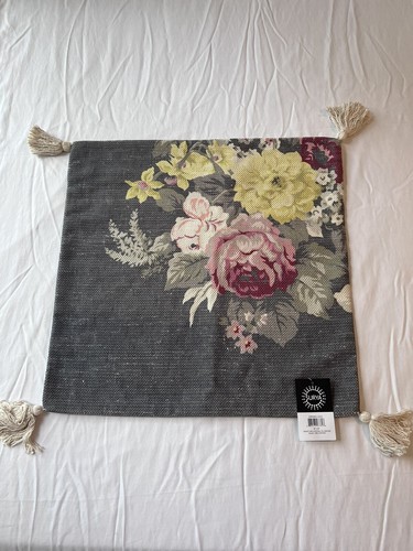 Surya Pillow Covers NWT 22x22 Set Of 2 Muted Floral Cottage BOHO tasseled Zip - Picture 2 of 8