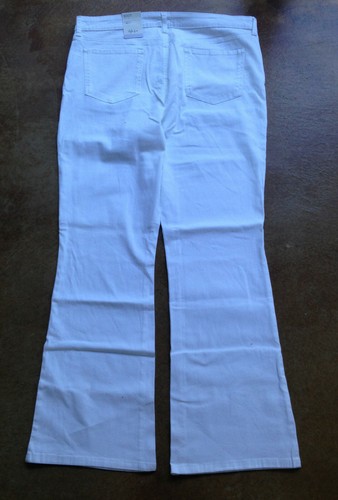 New Style & Co. Women Curvy Fit Boot Leg Button Pants, White, Size 8 - Picture 2 of 2