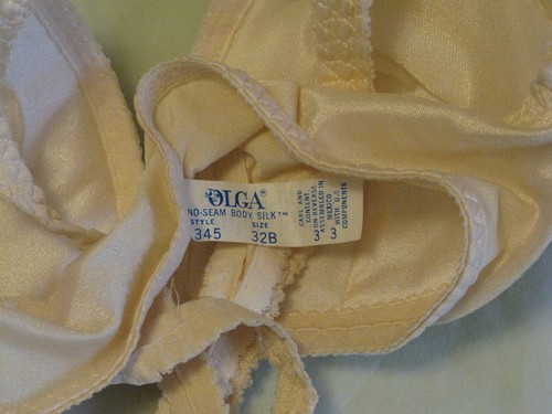 Olga Bra Body Silk Seamless 32B Style #345 Light Beige Padded NWT Rare - Picture 4 of 6