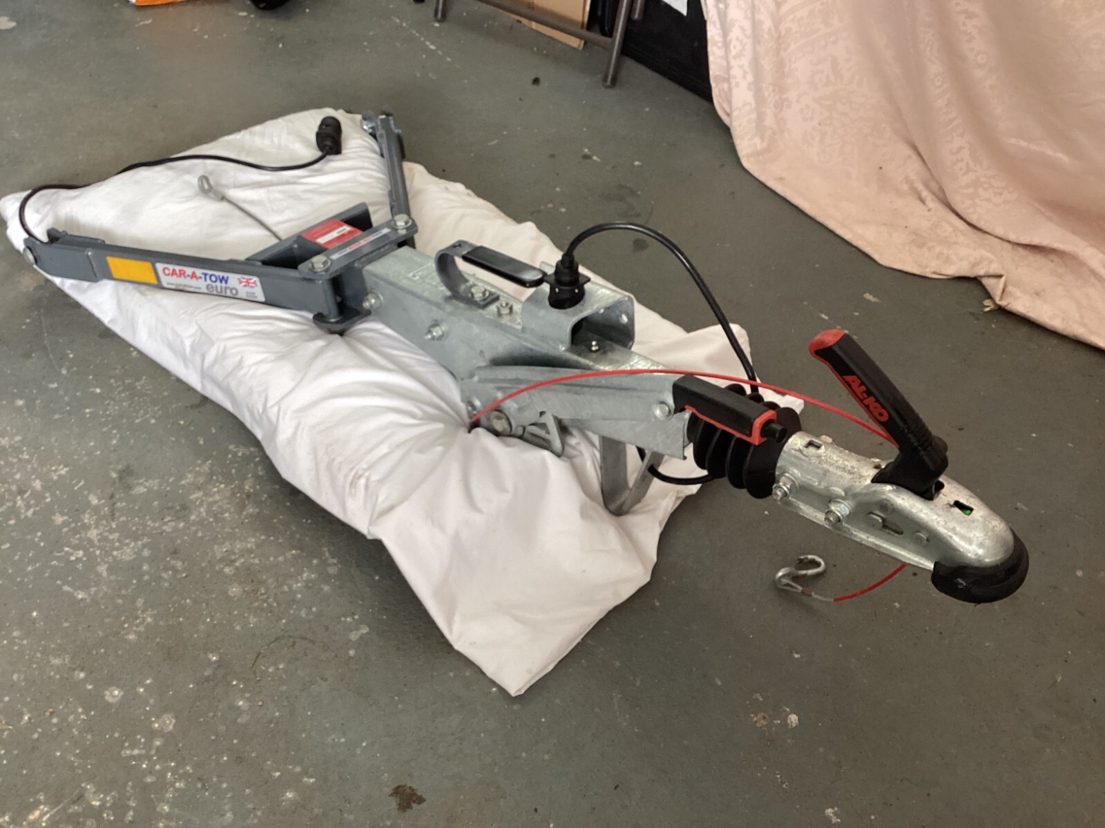 Euro A Frame Tow Bar + Accessories Ideal for towing Fiat 500 type car