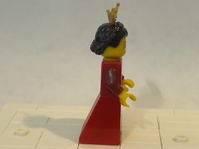 LEGO Kingdoms Queen minifigure Dark Brown Hair Castle 10223 cas504 NEW