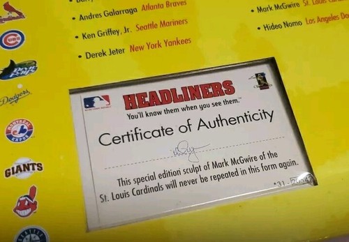MLB Home Run Headliners XL 1998 Ken Griffey Jr & Mark McGwire Nuevo en caja con sombreros - Imagen 3 de 4