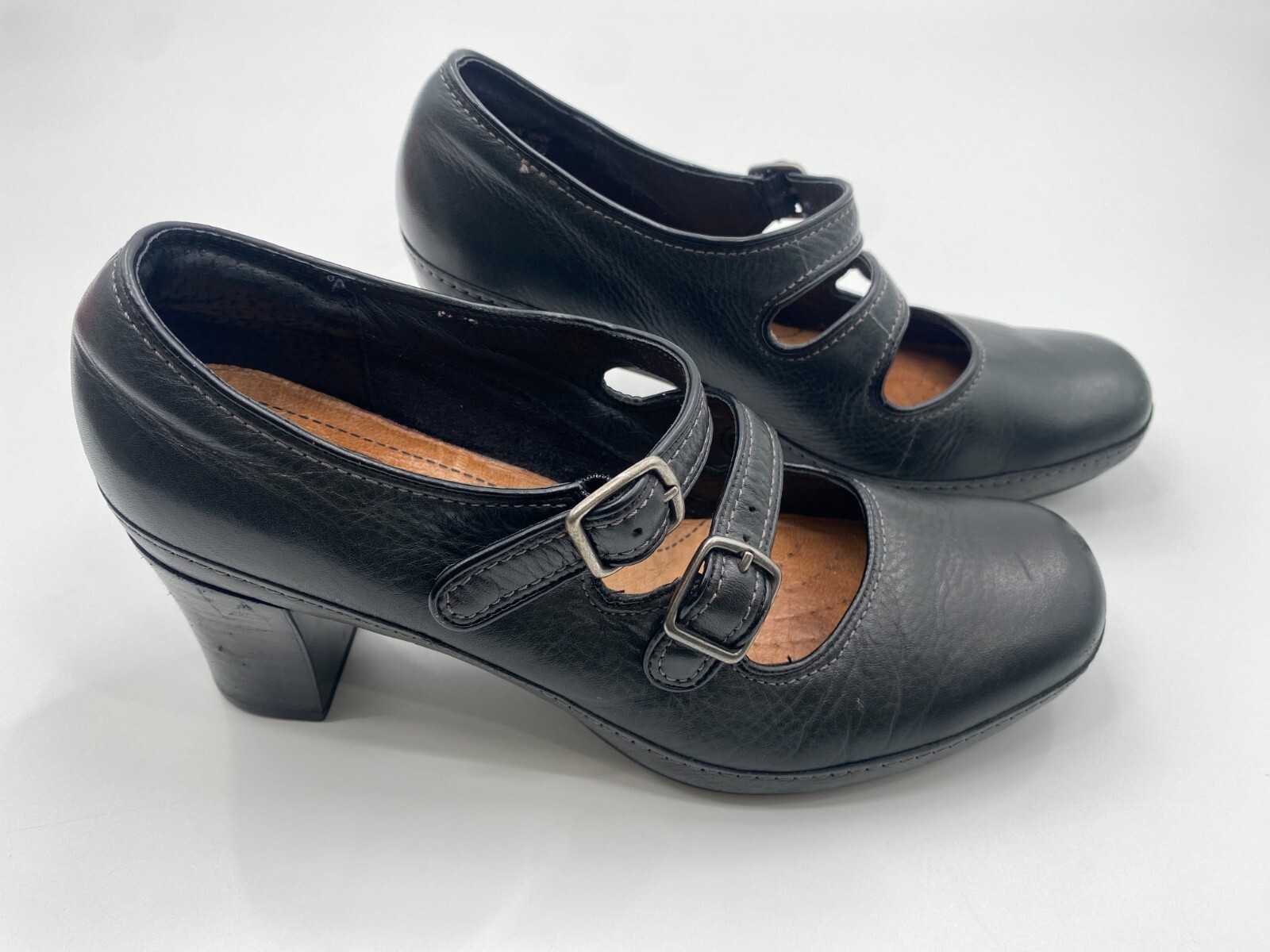 clarks artisan mary jane shoes