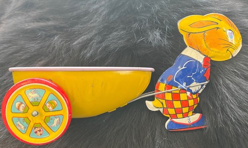Carro de huevos de colección 1940 J Chein and Company conejo de Pascua tirando juguete de lata - Imagen 3 de 11
