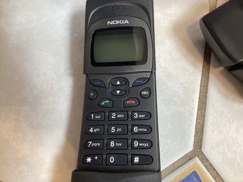 RETRO NOKIA 8110i MOBILE PHONE , Does Turn On,,,,,with Its Charger,,. - Afbeelding 15 van 20