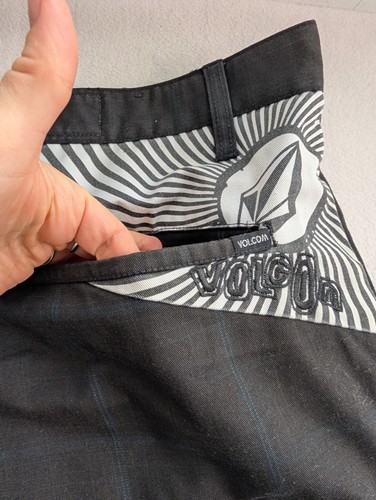 Volcom Vintage Mens Chino Shorts Size 38 Check Plaid Y2K Skater Surf Wear In EUC - Picture 8 of 10