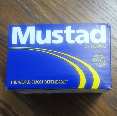 Mustad 3263 Size 7 Fine Wire Fishing Hooks, 100 Pack for Freshwater