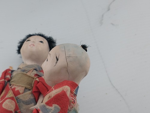 4” Vintage Bisque Japanese Dolls in Original Basket With Some Damage - Imagen 4 de 9