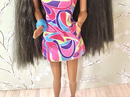 Muñeca Barbie afroamericana Totally Hair Christie 1991 Mattel #5948 vintage - Imagen 7 de 14
