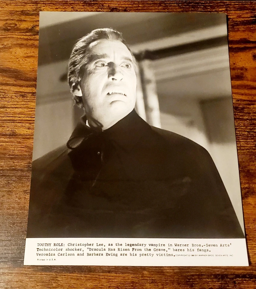 1968 "Drácula ha resucitado de la tumba" Christopher Lee Kit de prensa de película original Foto 4 de 4