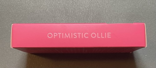 Red Aspen Press On Nails, Medium Almond, Optimistic Ollie - Picture 2 of 5
