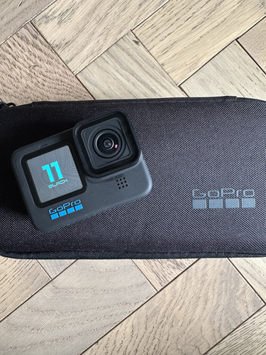 GoPro Hero 11 Black + Accesories Bundle (Includes Waterproof Case + 3 Batteries) - Picture 2 of 18