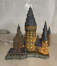 Harry Potter Hogwarts Great Hall & Tower Dept 56 6002311 – Lights Up, Boxed