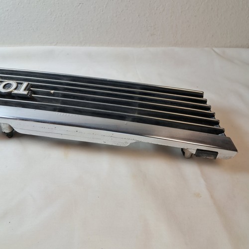 1987-1991 Toyota Camry Front Grill Grille w Emblem 53111-32080 / 53101-32080 OEM - Picture 16 of 21