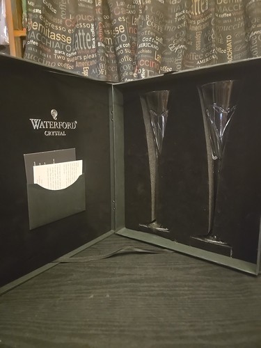 MINT WATERFORD WISHES COLLECTION LOVE ROMANCE TOASTING CHAMPAGNE FLUTES