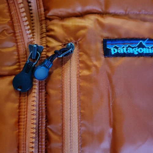 Patagonia Das Parka Hot Lava S Size - Picture 7 of 8