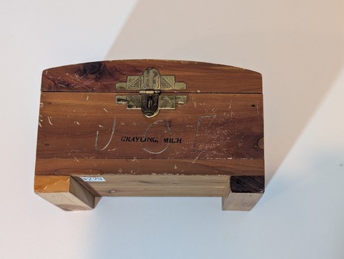 Äsche Mi kleine Vintage 1978 Zedernholz Schatztruhe Schmuckschatulle apx 4x3x3 - Bild 2 von 9