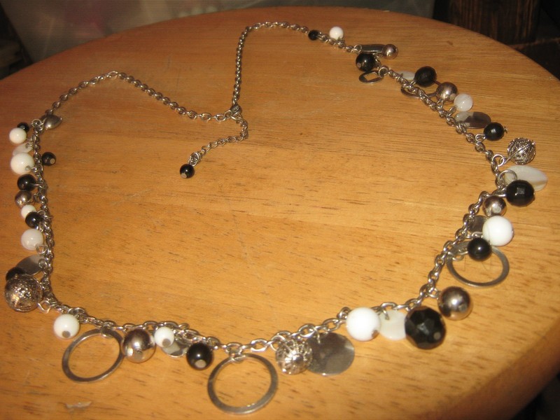 Black White & Silver Bead Single Strand Chain Necklace Silver Tone Spacers