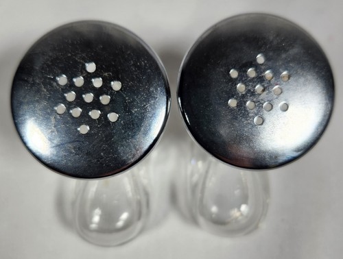 Vintage Santa Boots Clear Glass Mini Salt & Pepper Shakers Silver Top Christmas - Picture 8 of 9