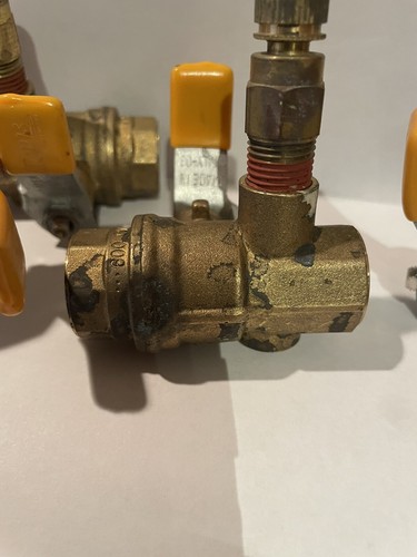 4 - NOS? Hays Brass 1/2” Italy 3 Way Shut-Off Ball Valves + Copper Inserts - Picture 13 of 19