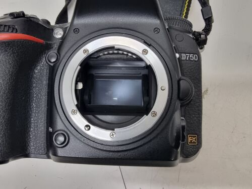 Nikon D750: Body Only - Picture 5 of 8