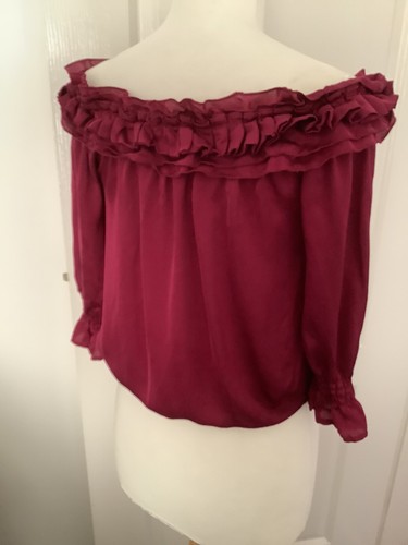 Warehouse Bardot style Burgundy Red Top Size 10 - Wear On or Off Shoulder - 第 2/5 張圖片