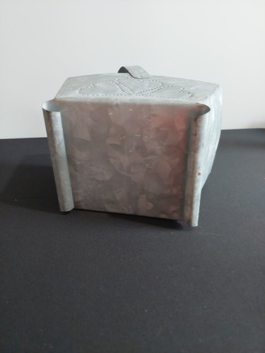 Galvanized Tin Metal Basket w/ Handle Punch Tin Heart Design 12"x7" Vintage - Picture 8 of 13
