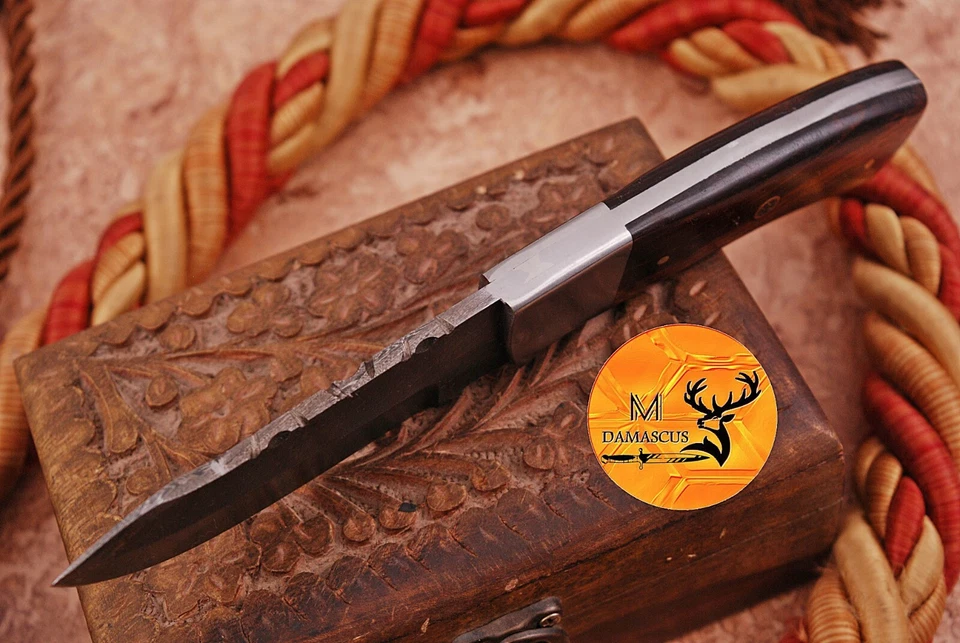 CUCHILLO DE CAMPING DE CAZA DE ACERO DAMASCO FORJADO HECHO A MANO PERSONALIZADO 1053 Foto 3 de 4