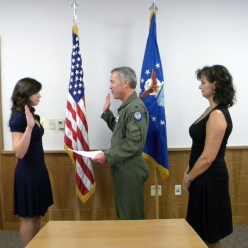 MI HIJA ESTÁ EN LA FUERZA AÉREA DE EE. UU. SOMBRERO SOLAPA PIN UP REGALO GRADUACIÓN MAMÁ ANG PAPÁ - Imagen 9 de 12