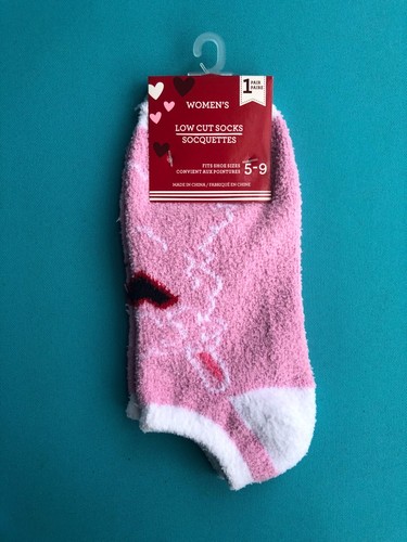 4-Pack Fuzzy Women's Valentines Low cut Socks Size 5-9 - Picture 3 of 5