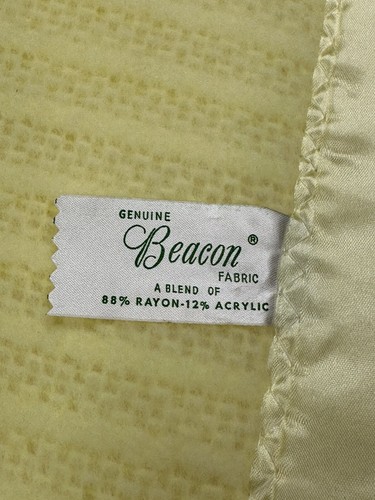 Vintage Beacon Yellow Waffle Weave Thermal Baby Blanket Satin Trim NOS Flaw - Picture 10 of 10